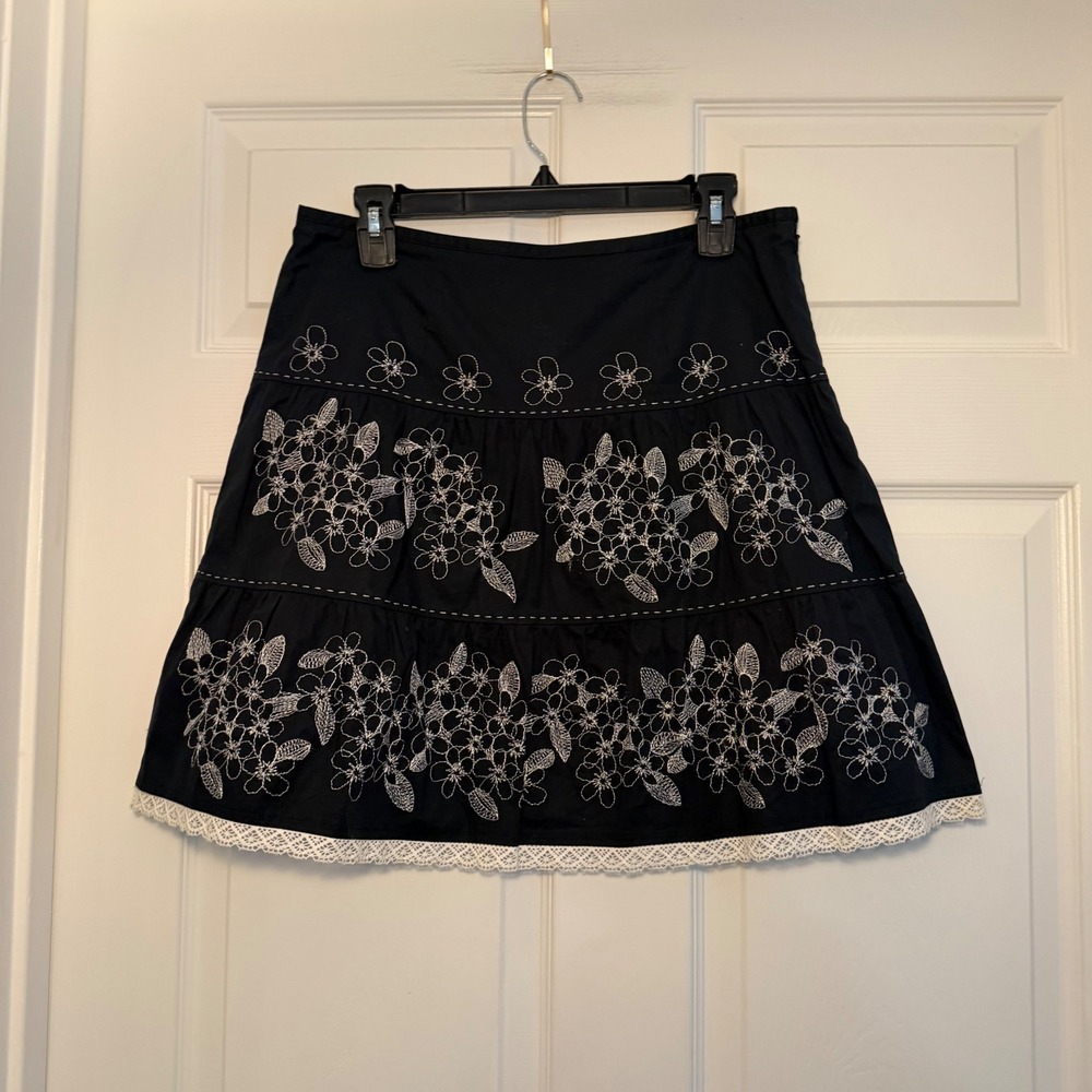Cynthia Cynthia Steffe Black Embroidered Floral Skirt Size 8 Tiered Lace